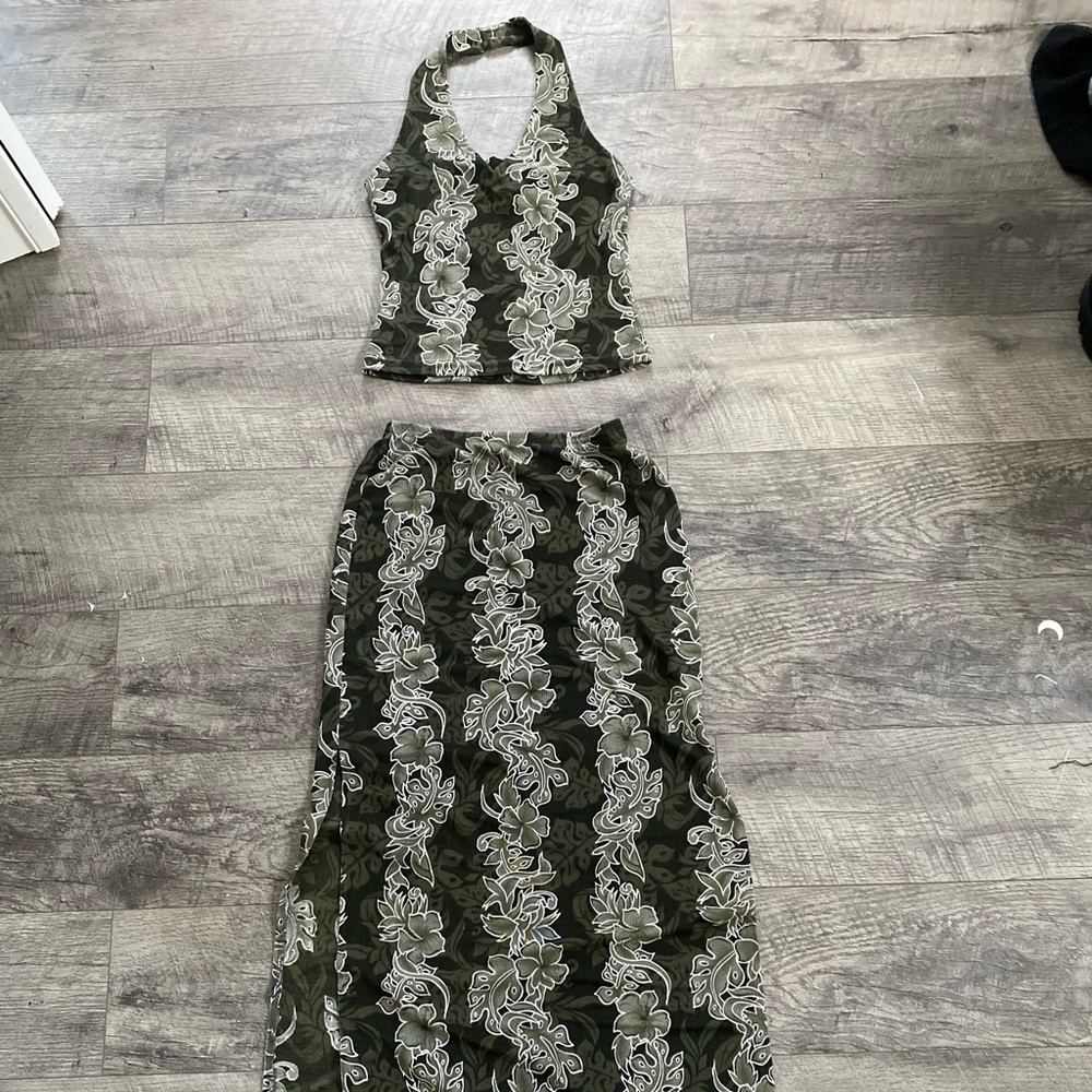 Hawaiian/tropical 2 piece set